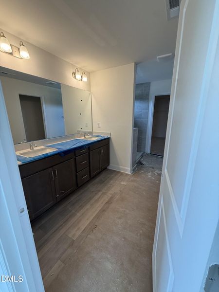 Owner's bath homesite 12 Owner's bath homesite 12