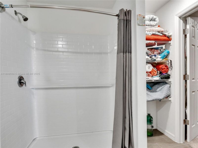 Close-up of interior finishes inside a home in , Cape Coral (Image 20). Close-up of interior finishes inside a home in , Cape Coral (Image 20).