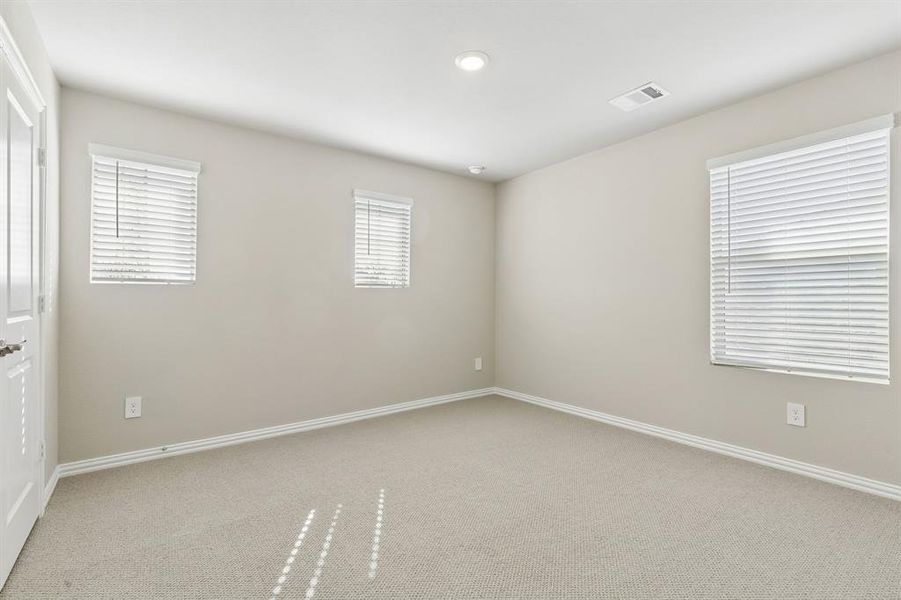 Spacious, unfurnished interior of a new home in Parks at Foster Crossing - Signature Series, Anna (Image 25).