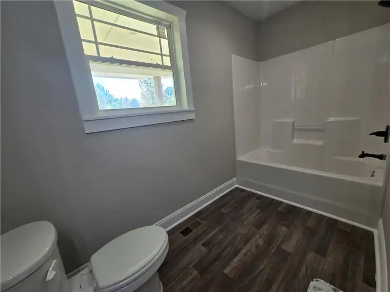 Spacious, unfurnished interior of a new home in , Gainesville (Image 33). Spacious, unfurnished interior of a new home in , Gainesville (Image 33).