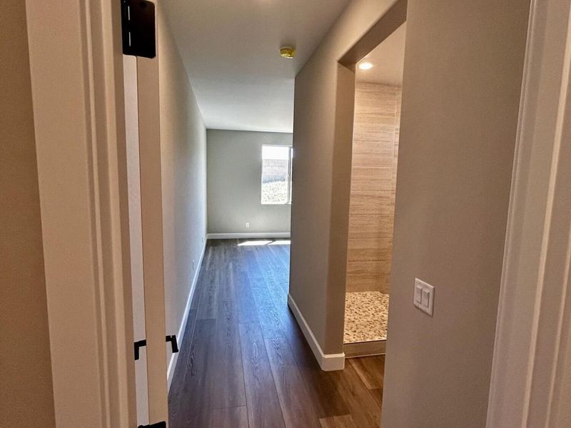 Spacious, unfurnished interior of a new home in North Ridge at Pronghorn Ranch, Prescott Valley (Image 28).