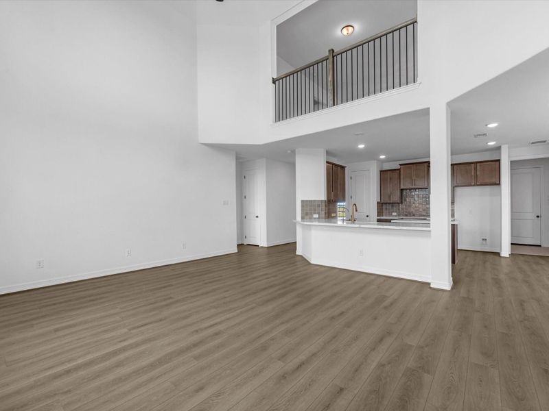 Spacious, unfurnished interior of a new home in Sunterra Lakes, Brookshire (Image 12). Spacious, unfurnished interior of a new home in Sunterra Lakes, Brookshire (Image 12).