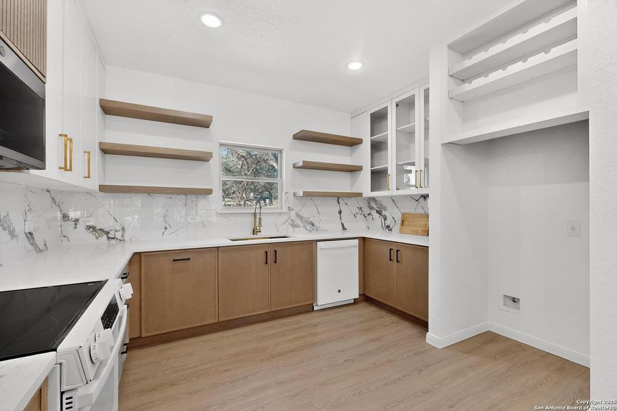 Furnished interior view inside a new home in , Spring Branch (Image 12).