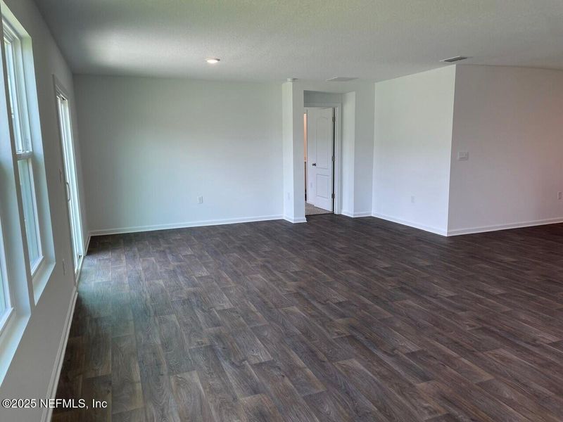 Spacious, unfurnished interior of a new home in The Arbors, Jacksonville (Image 14). Spacious, unfurnished interior of a new home in The Arbors, Jacksonville (Image 14).
