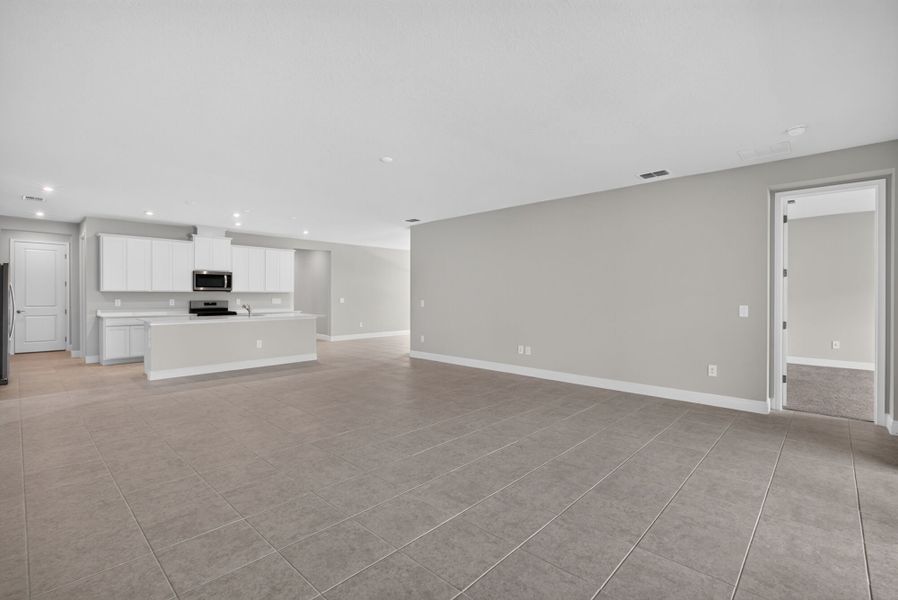 Spacious, unfurnished interior of a new home in Crosswind Ranch, Parrish (Image 13). Spacious, unfurnished interior of a new home in Crosswind Ranch, Parrish (Image 13).