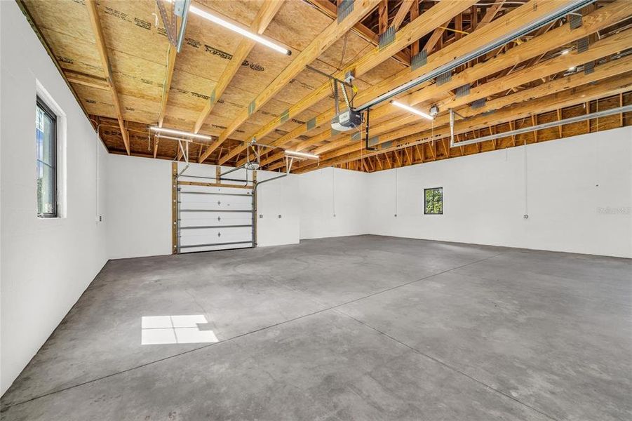 Spacious, unfurnished interior of a new home in , Sarasota (Image 50).