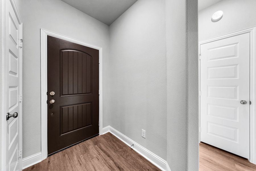 Spacious, unfurnished interior of a new home in Stonecreek, Sulphur Springs (Image 23).