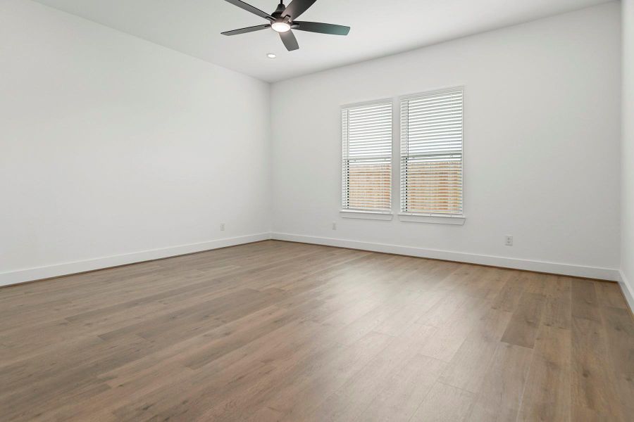 Spacious, unfurnished interior of a new home in Hallimore Ranch, Rosenberg (Image 20). Spacious, unfurnished interior of a new home in Hallimore Ranch, Rosenberg (Image 20).