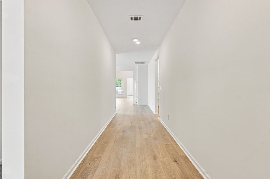 Spacious, unfurnished interior of a new home in Ambridge, Conway (Image 32).