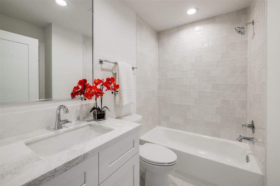 ASK ABOUT CUSTOMIZATION OPTIONS DURING CONSTRUCTION ONLY *MAZZARINO MODEL HOME * PHOTOS MAY SHOW A SIMILAR FLOOR PLAN AND/OR UPGRADED/ALTERNATIVE FINISHES * Please use these photos as a guide *THIS IS AN ACTIVE CONSTRUCTION SITE, BUYERS MUST REQUEST APPOINTMENT TO BE ON PREMISE AT ALL TIMES.