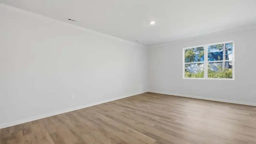 Spacious, unfurnished interior of a new home in Hughes Court, Dawsonville (Image 27).