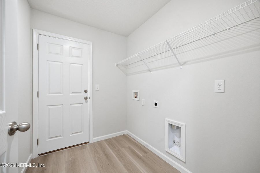 Spacious, unfurnished interior of a new home in , Jacksonville (Image 25).