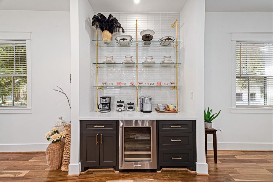 Furnished interior view inside a new home in , Galveston (Image 5).