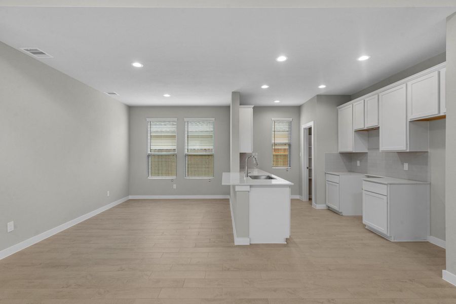 Spacious, unfurnished interior of a new home in Grand Oaks Village, Houston (Image 16). Spacious, unfurnished interior of a new home in Grand Oaks Village, Houston (Image 16).