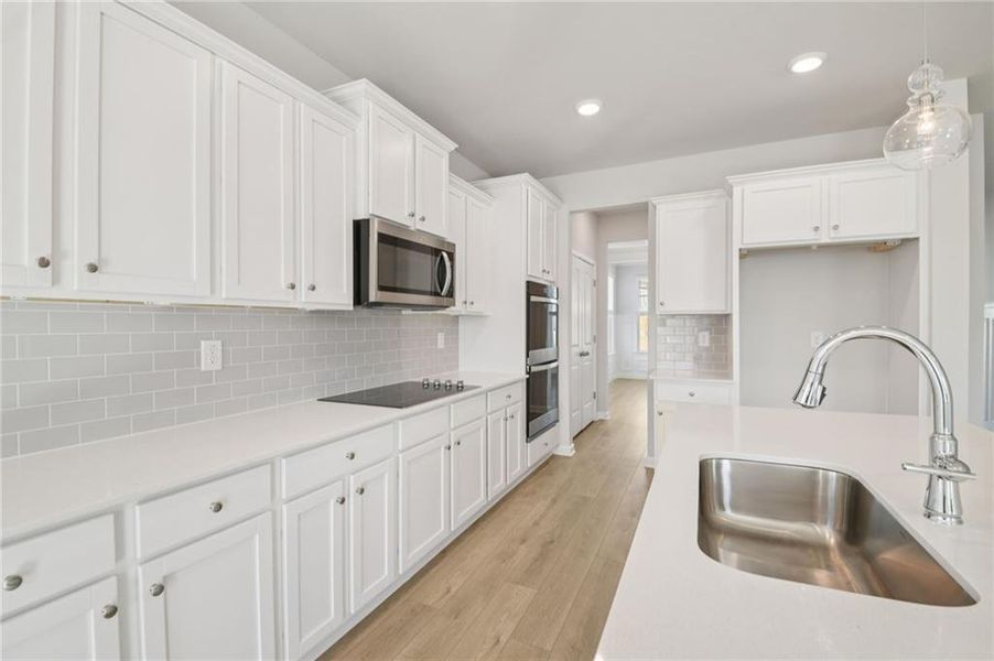 Furnished interior view inside a new home in Chapel Hill, Newnan (Image 16). Furnished interior view inside a new home in Chapel Hill, Newnan (Image 16).