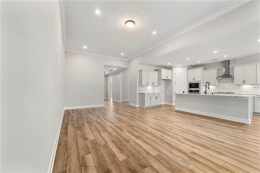 Spacious, unfurnished interior of a new home in Cresswind Georgia at Twin Lakes, Hoschton (Image 15).