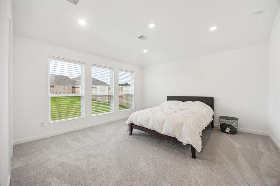 Image 5 of a home in .