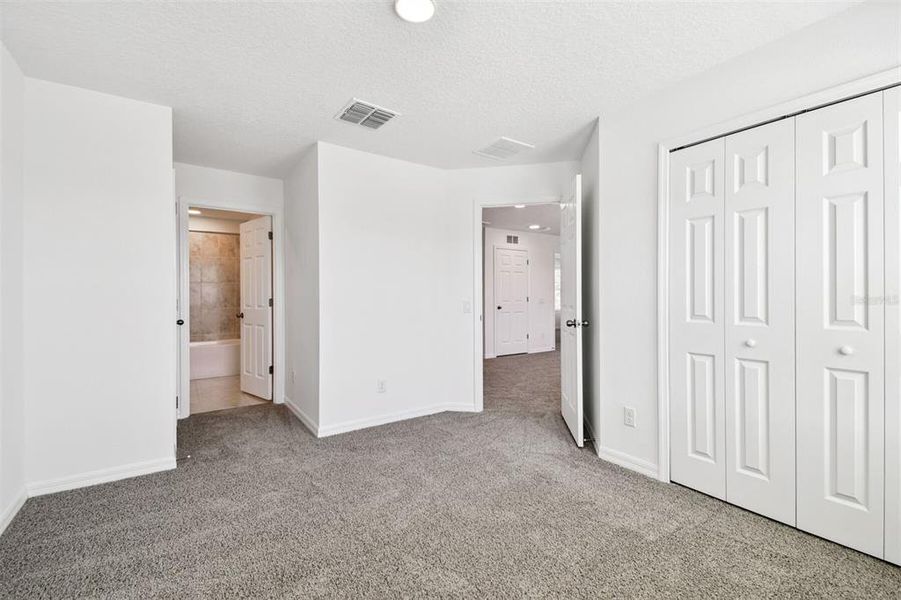 Spacious, unfurnished interior of a new home in Meadow Oaks, Hudson (Image 13).