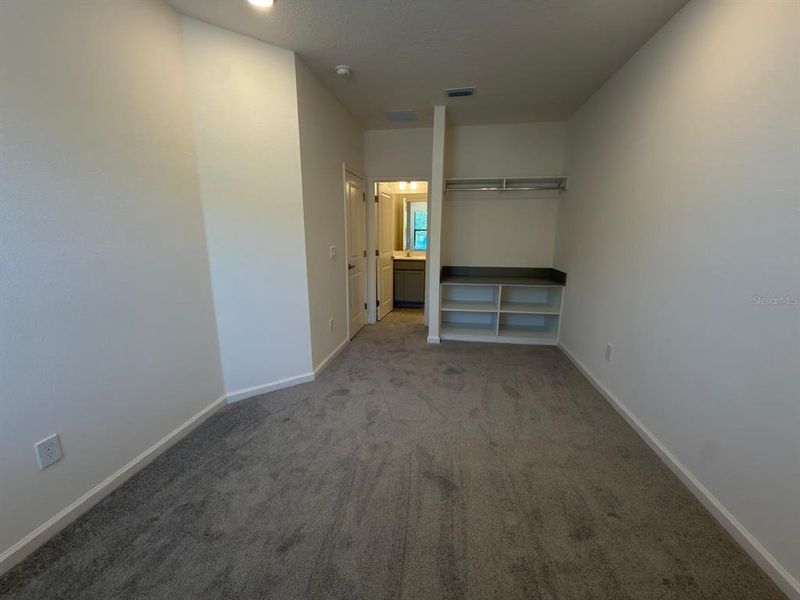 Spacious, unfurnished interior of a new home in , Orlando (Image 19).