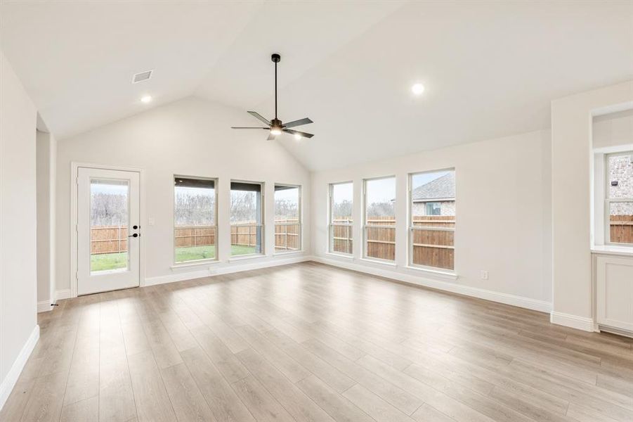 Spacious, unfurnished interior of a new home in Waverly Estates, Nevada (Image 23).