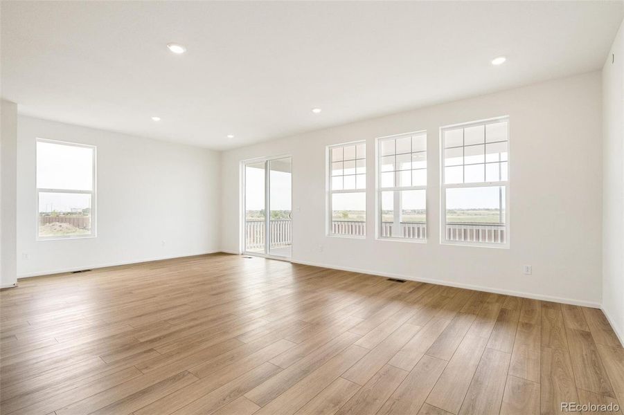 Spacious, unfurnished interior of a new home in Turnberry, Commerce City (Image 24).