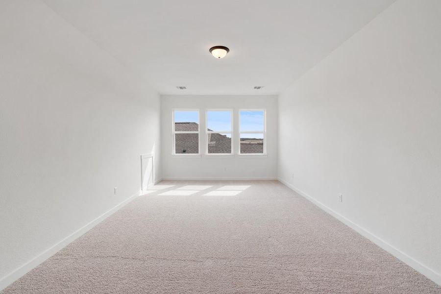 Spacious, unfurnished interior of a new home in Lariat, Liberty Hill (Image 26).