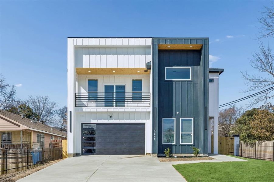 Front exterior of a new home in , Dallas, TX, highlighting curb appeal (Image 1). Front exterior of a new home in , Dallas, TX, highlighting curb appeal (Image 1).