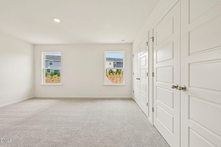 23-web-or-mls-Glen Lyon Dr-S2706-023