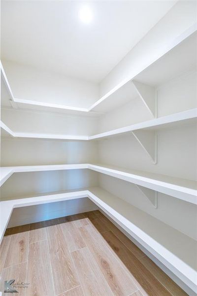 Spacious, unfurnished interior of a new home in , Tuscola (Image 19).