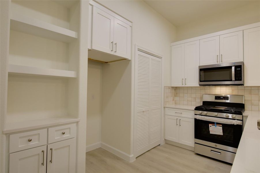 Furnished interior view inside a new home in , Houston (Image 9). Furnished interior view inside a new home in , Houston (Image 9).