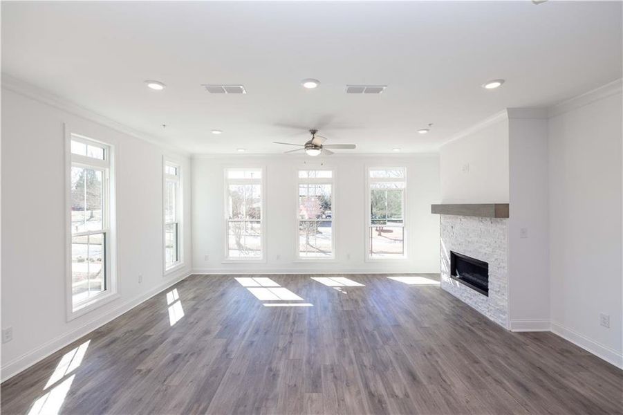 Spacious, unfurnished interior of a new home in Ecco Park, Alpharetta (Image 15).