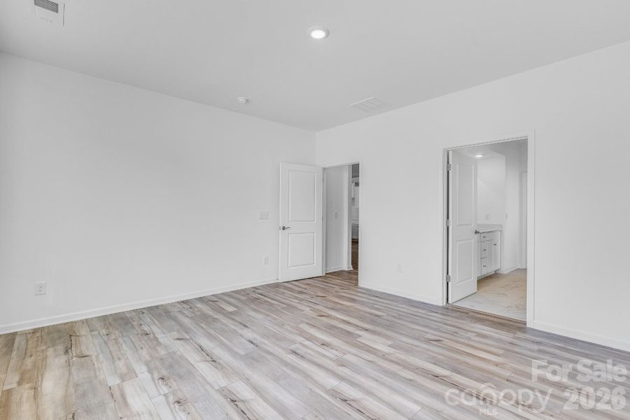 Spacious, unfurnished interior of a new home in Roselyn, Lancaster (Image 25). Spacious, unfurnished interior of a new home in Roselyn, Lancaster (Image 25).