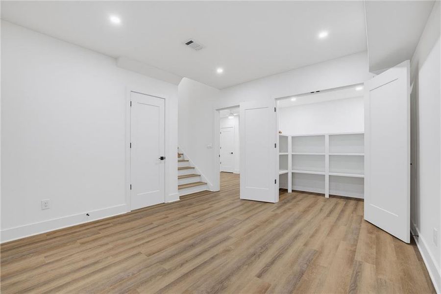 Spacious, unfurnished interior of a new home in , Atlanta (Image 28).