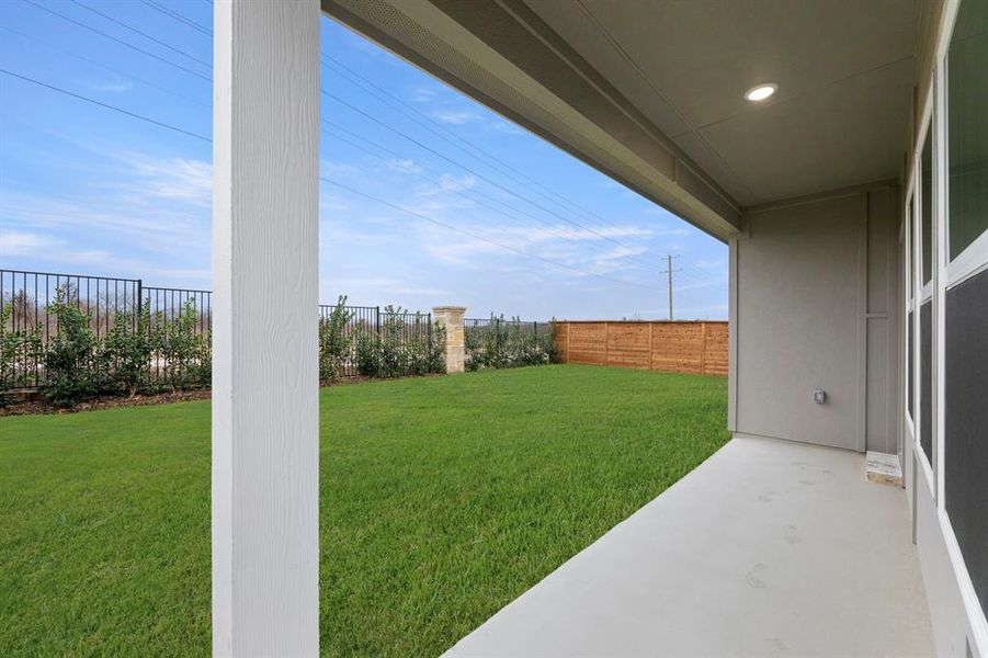 25. 1909 Sapphire - Patio