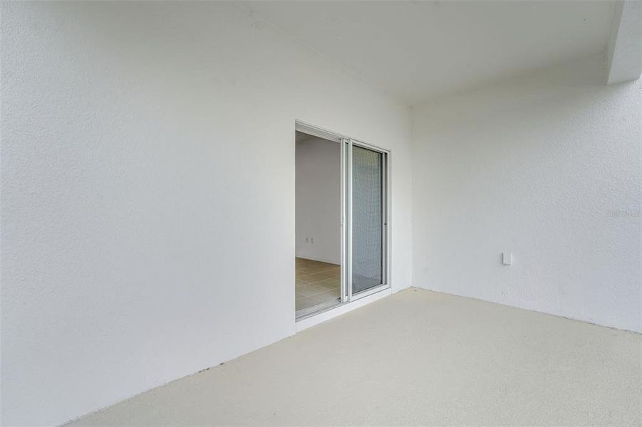 Spacious, unfurnished interior of a new home in Cypress Park Estates, Haines City (Image 33).