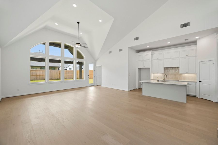 Luxury High Ceilings Creating A Bright, Elevated Living Experience Luxury High Ceilings Creating A Bright, Elevated Living Experience