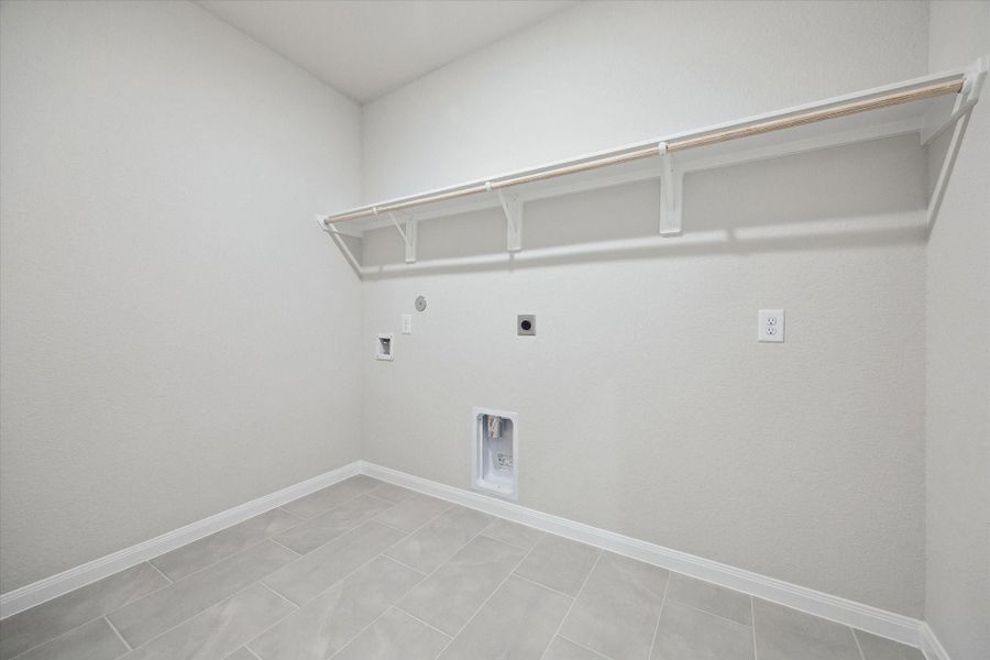 Spacious, unfurnished interior of a new home in Elyson, Katy (Image 32).