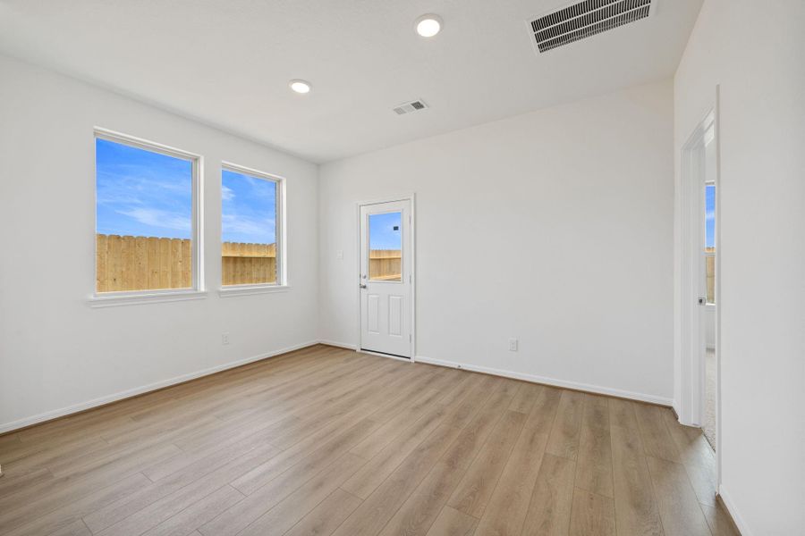 Note: Sample product photo. Actual exterior and interior selections may vary by homesite. Photo may be virtually staged