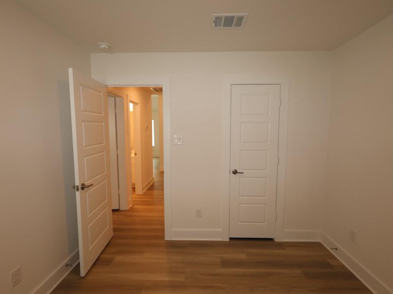 Spacious, unfurnished interior of a new home in Lago Mar, Santa Fe (Image 13).