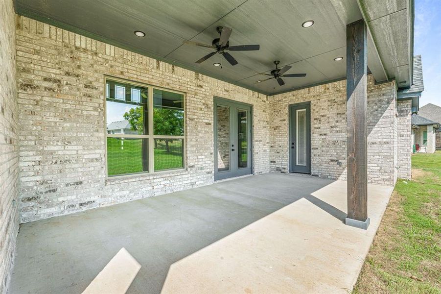 Exterior details and patio area of a home in Pecan Plantation, Granbury (Image 28).