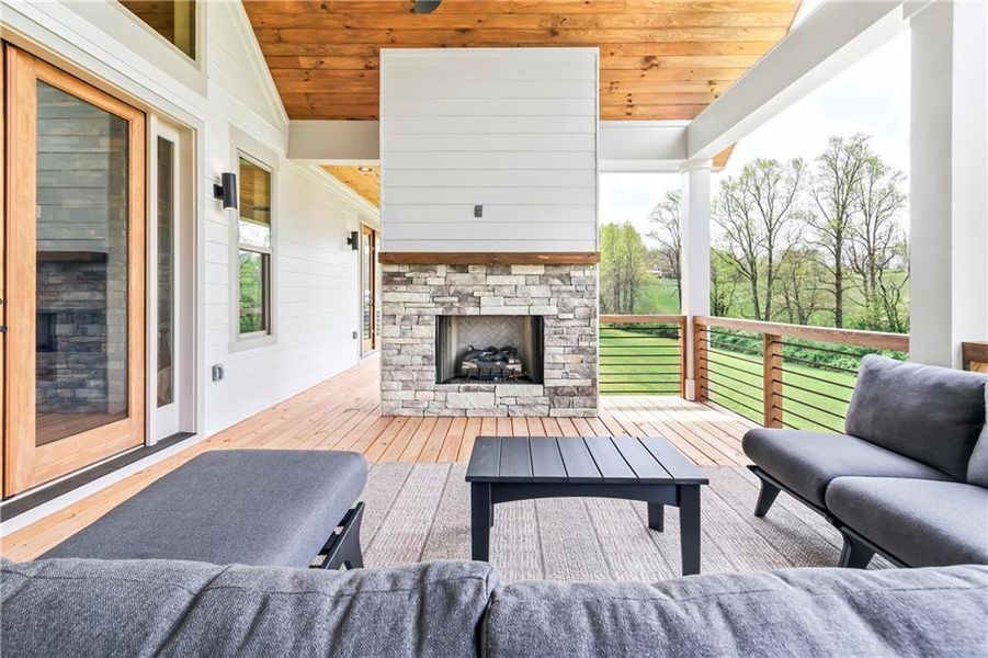 Exterior details and patio area of a home in , Blairsville (Image 4).