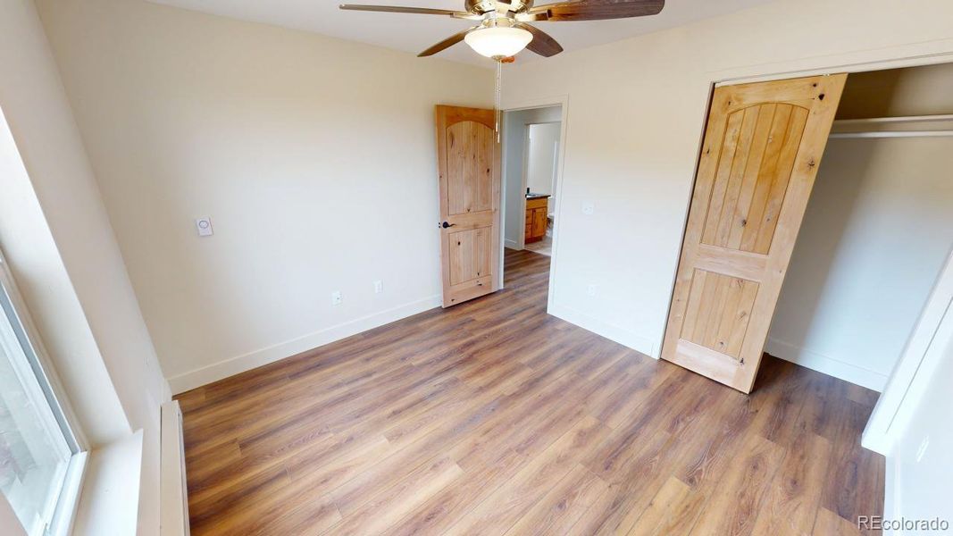 Spacious, unfurnished interior of a new home in , Crestone (Image 9).