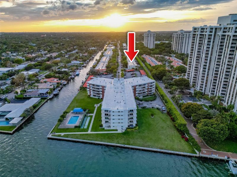 Condo located in Miami Shores, FL showcasing its design and architecture (Image 27). Condo located in Miami Shores, FL showcasing its design and architecture (Image 27).
