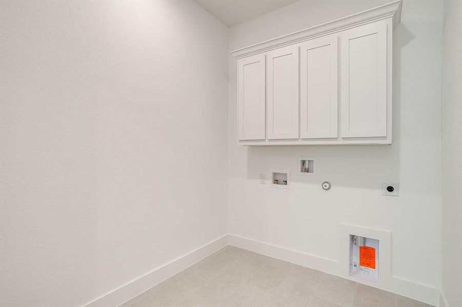 Spacious, unfurnished interior of a new home in St. Joseph Estates, North Richland Hills (Image 27).