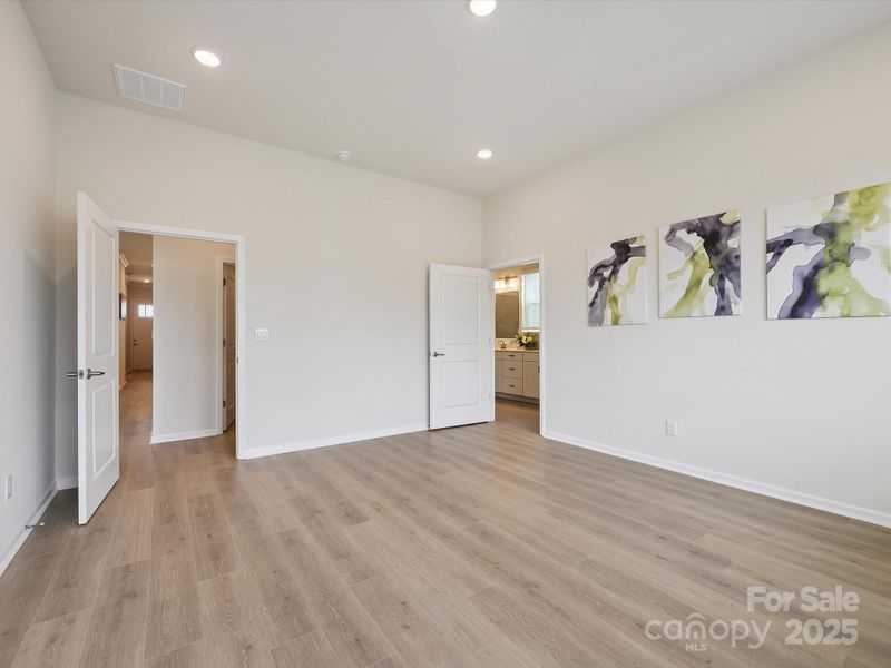 Spacious, unfurnished interior of a new home in Encore at Streamside - Classic Series, Waxhaw (Image 14).