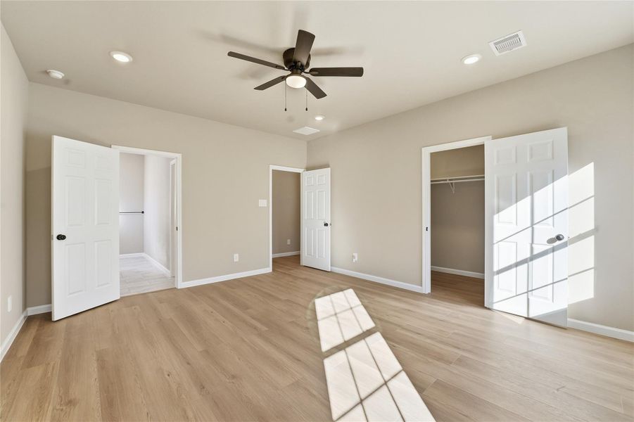 Spacious, unfurnished interior of a new home in , Crosby (Image 22).
