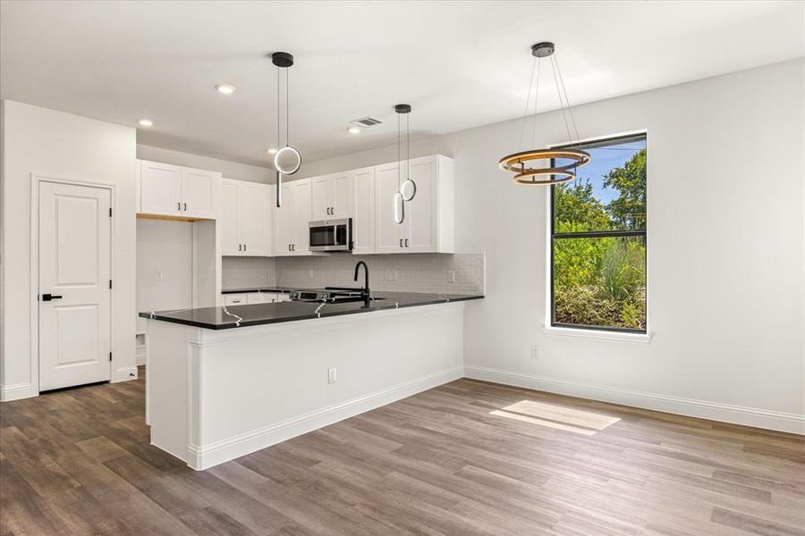 Furnished interior view inside a new home in , Granbury (Image 6). Furnished interior view inside a new home in , Granbury (Image 6).