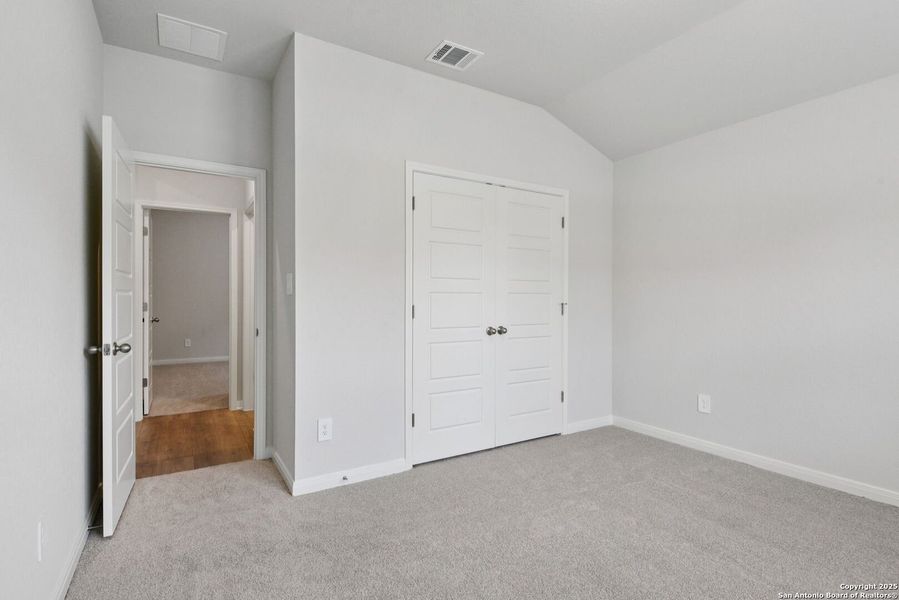 Spacious, unfurnished interior of a new home in Fox Falls, Boerne (Image 30).