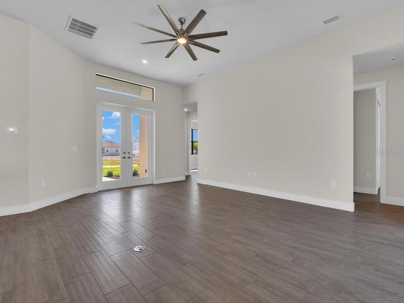 Spacious, unfurnished interior of a new home in , Port Charlotte (Image 28).