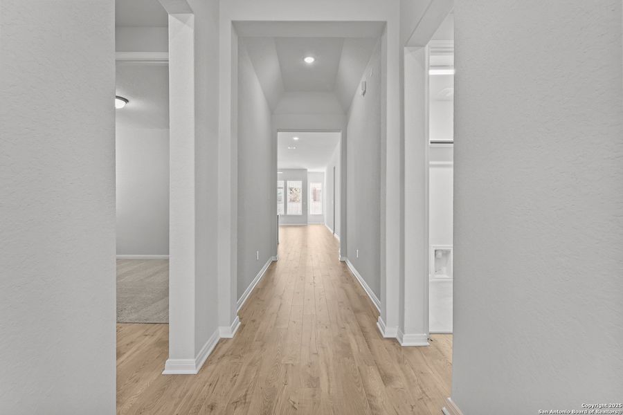 Spacious, unfurnished interior of a new home in Mayfair 50', New Braunfels (Image 27).